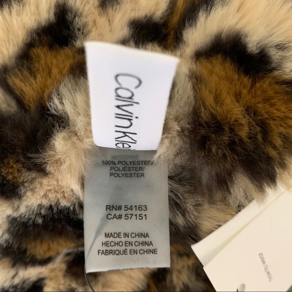 *NWT* Calvin Klein Leo Faux Fur Infinity Loop - Picture 7 of 8